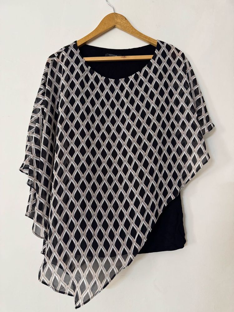 Chic Black &amp; White Asymmetrical Top 📓🖤