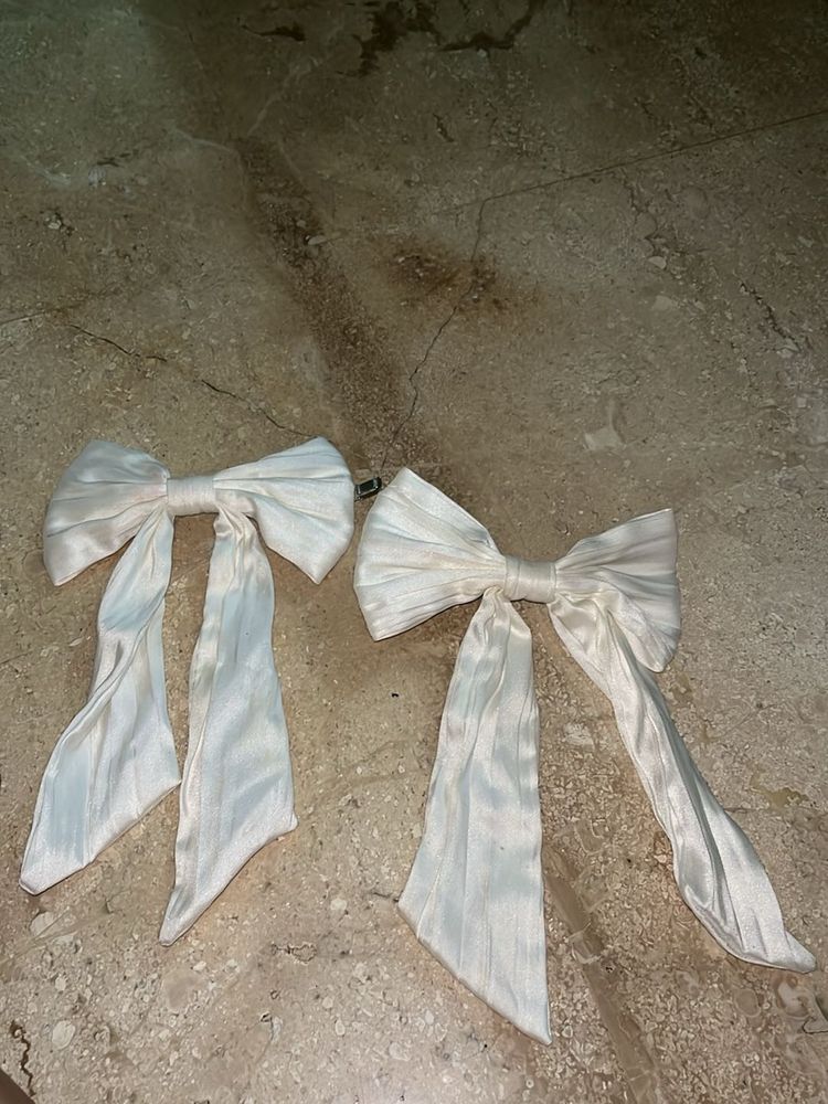 H&amp;M Elegant Bow Hair Clips