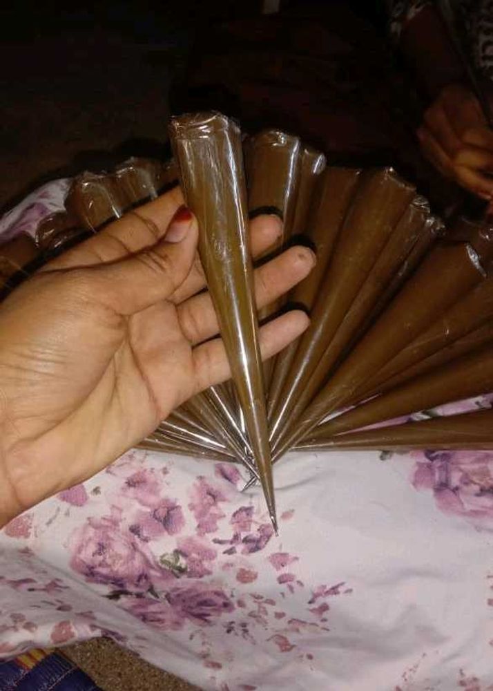 Henna Cones - Natural Mehndi. regular cone..20 bra