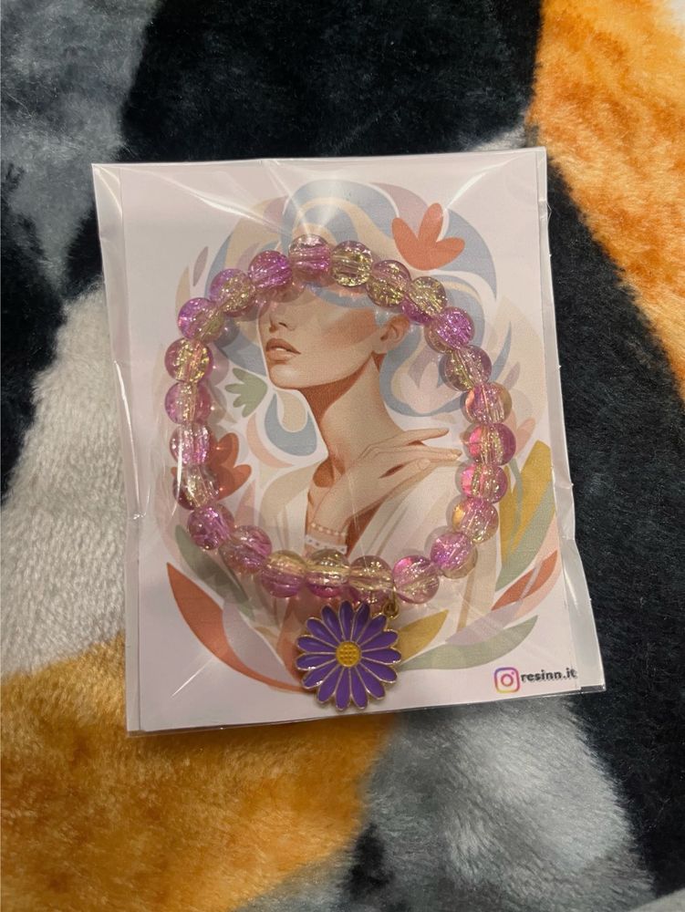 Daisy Charm Beaded Bracelet