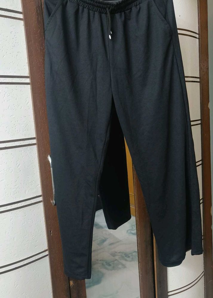 New black trackpant for girls