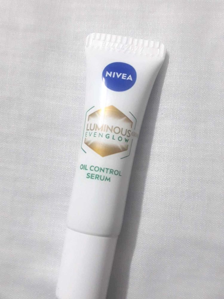 NIVEA Luminous Even Glow Oil Control Face Serum wi
