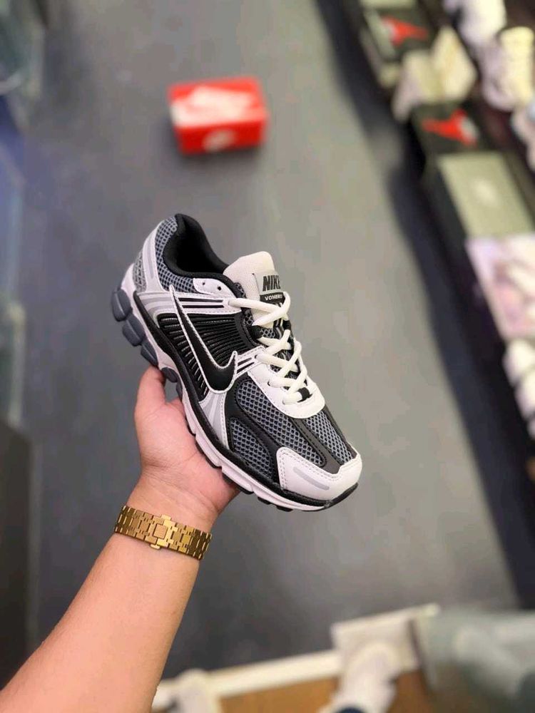 *NIKE ZOOM VOMERO FOR MEN*