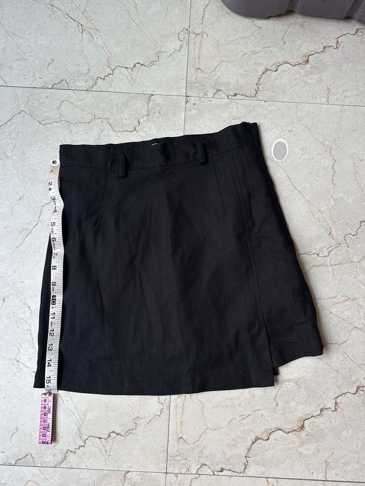 Black Skorts
