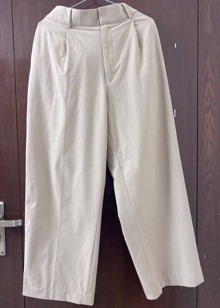 VAN HEUSEN BEIGE PANTS