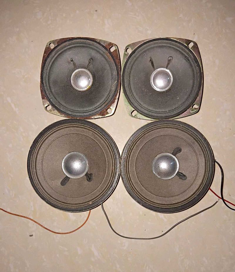 4 Speakers