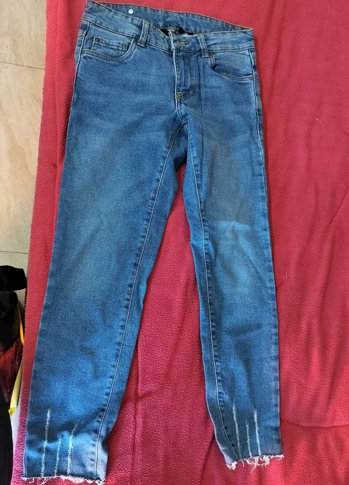 Blue Color Fitted Jeans
