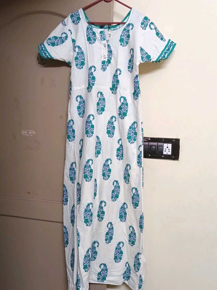 White &amp; Blue Paisley Print Nightgown