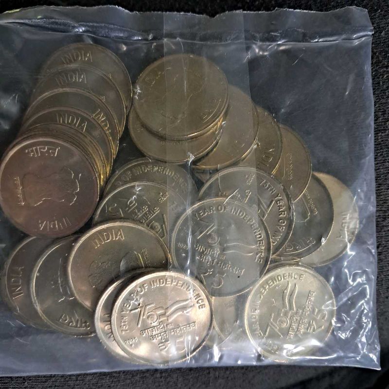 UNC Rs5. AKAM COINS
