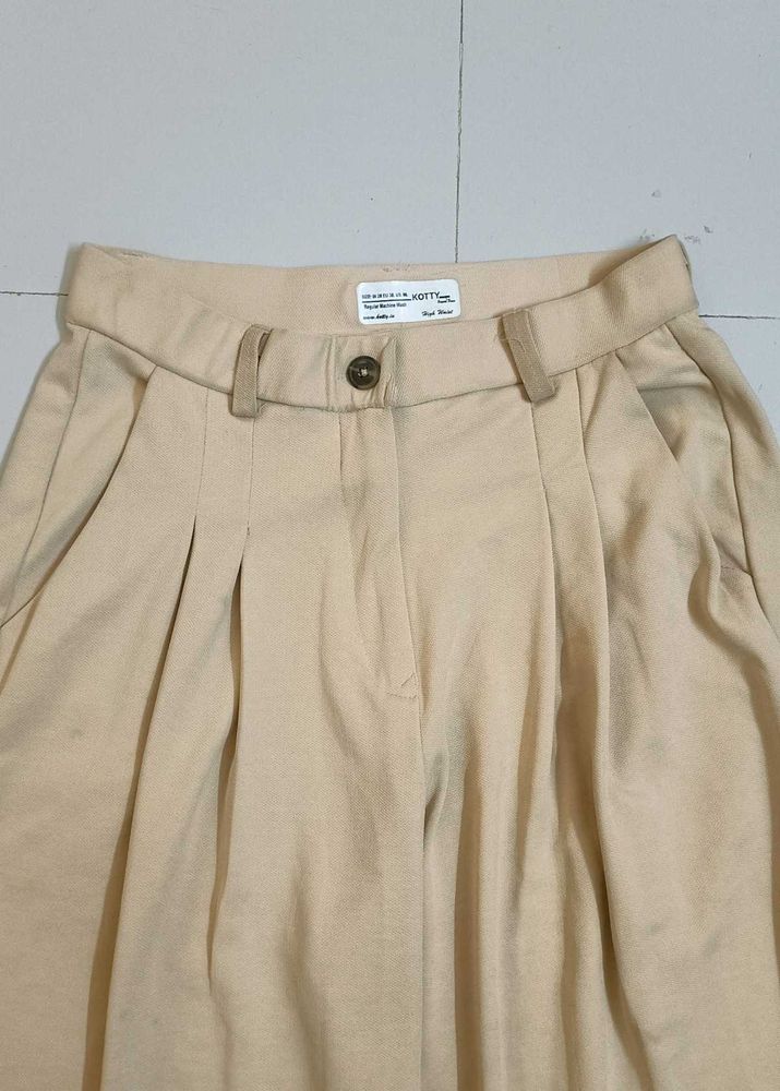 Pleated Beige Pants