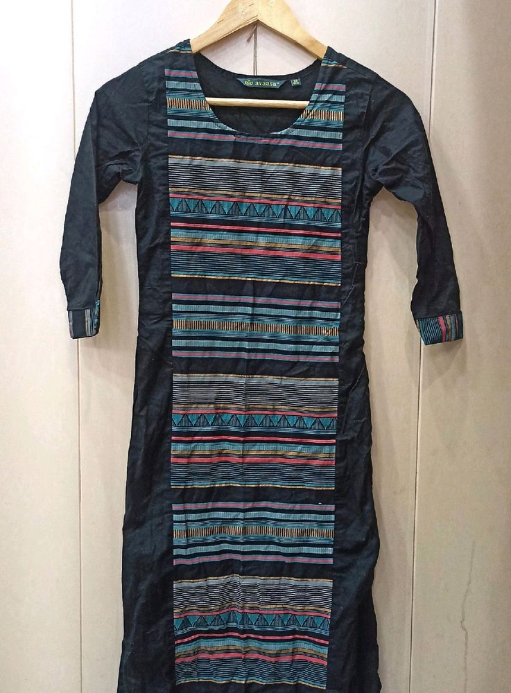 Avaasa Black Printed Kurti (Women)