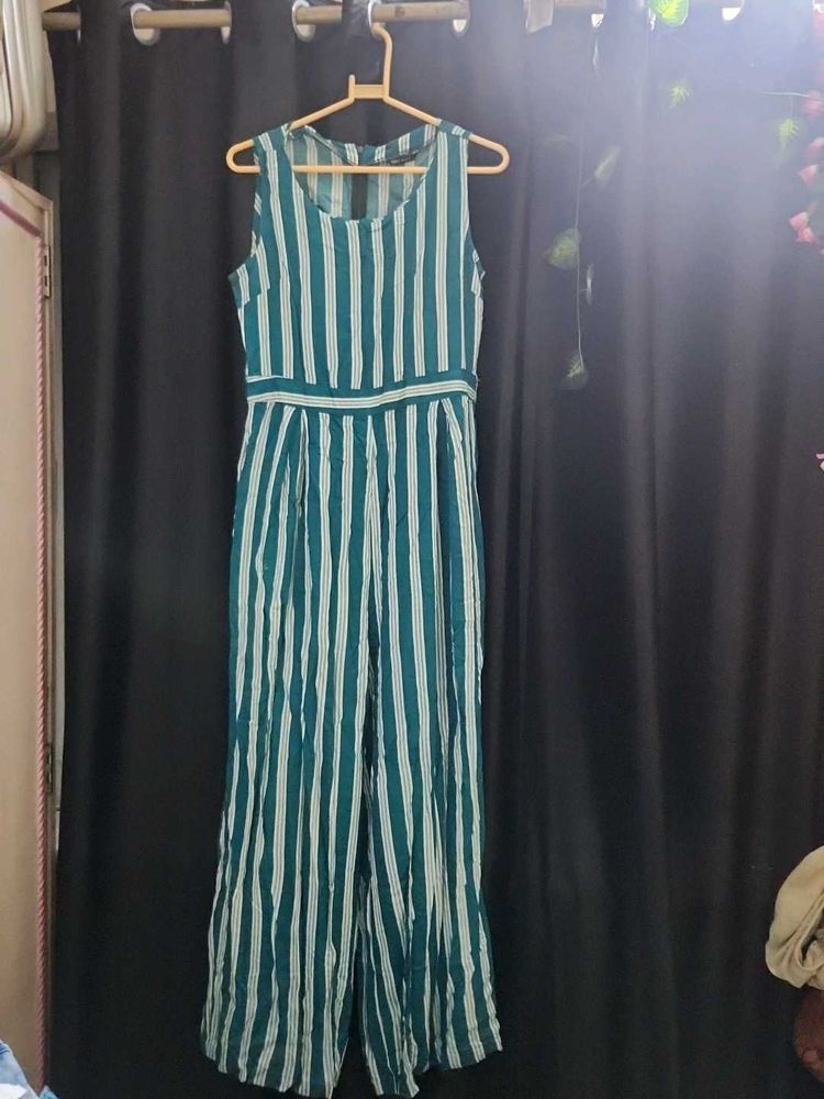 It&#39;s a Pretty Colourful Blue ND White Combination