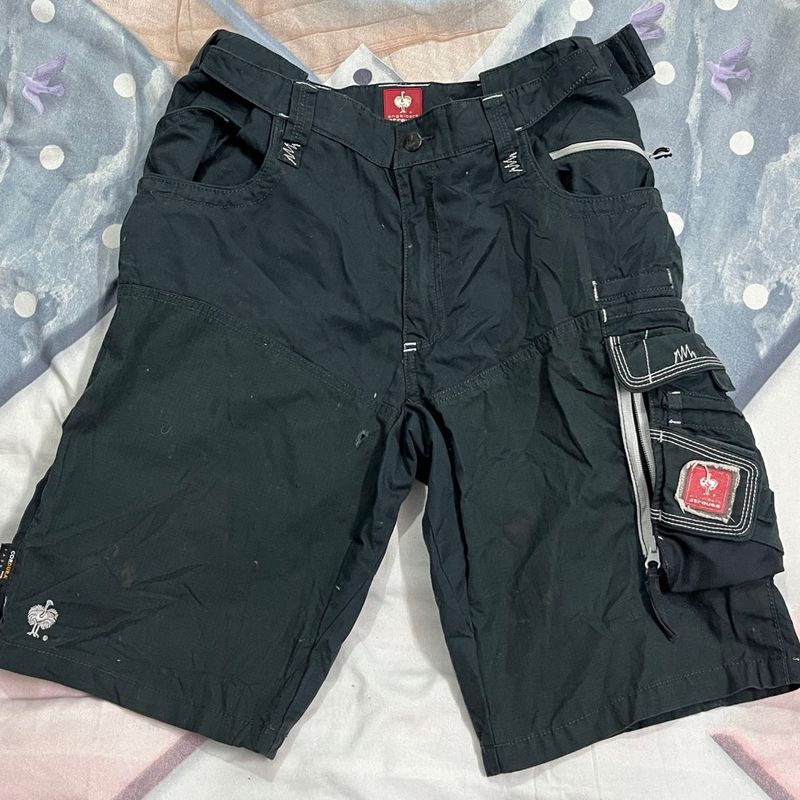 multi pocket hiking jorts