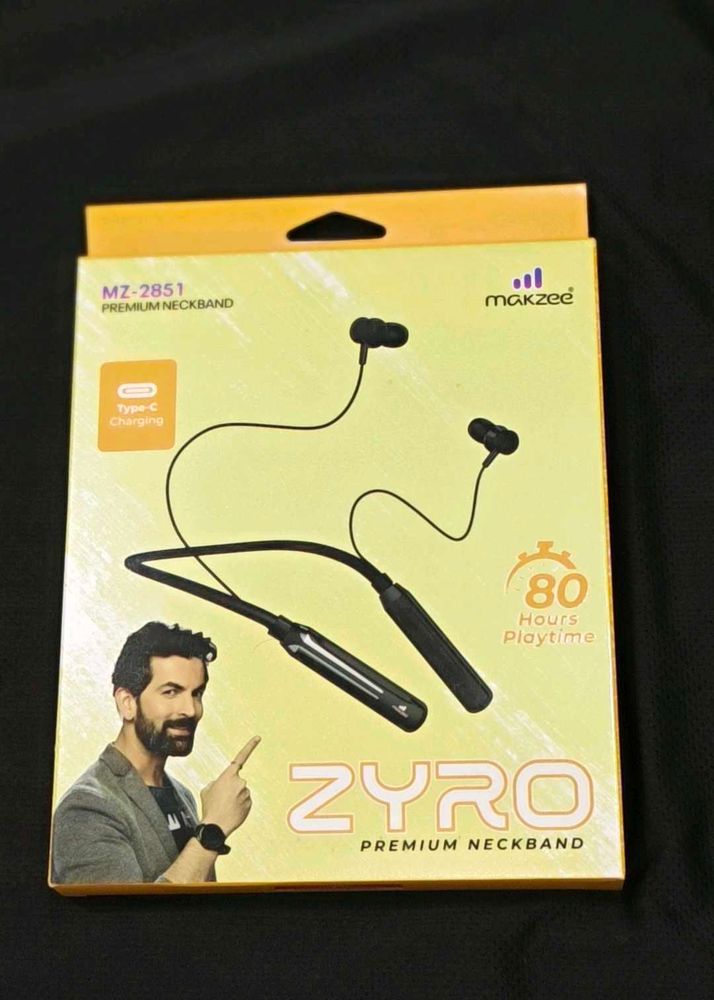 Makzee Zyro Neckband