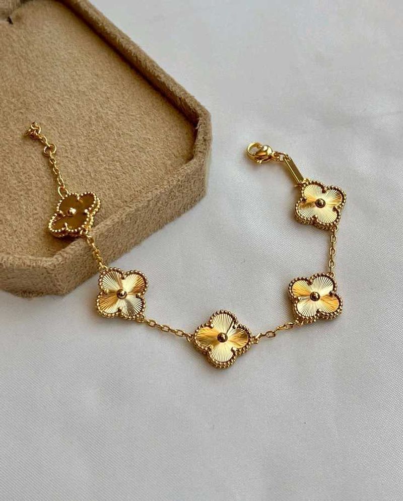 Clover Bracelet💛💛💛