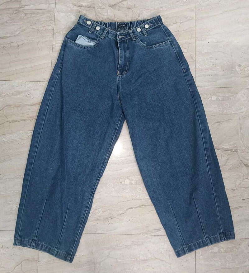Wide leg baggy jeans