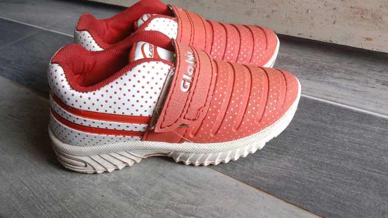 Girls&#39; Red Polka Dot Sneakers - Size Unknown