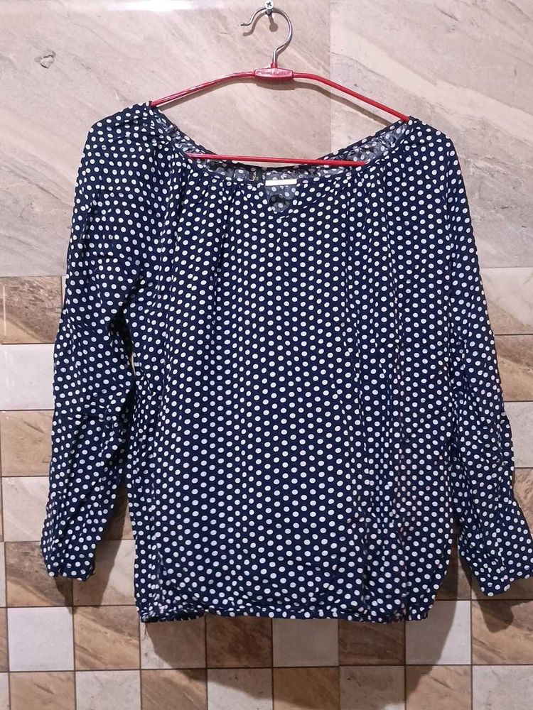 Dotted Top 💙...