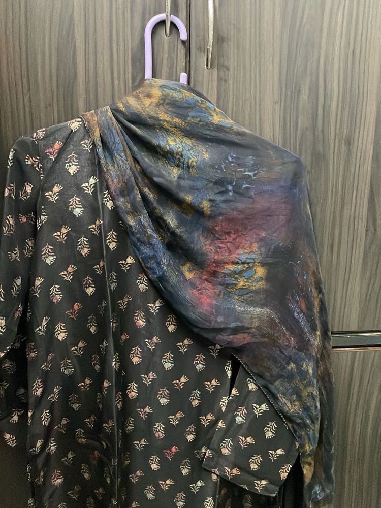 Pakistani Fit Kurta Dupatta