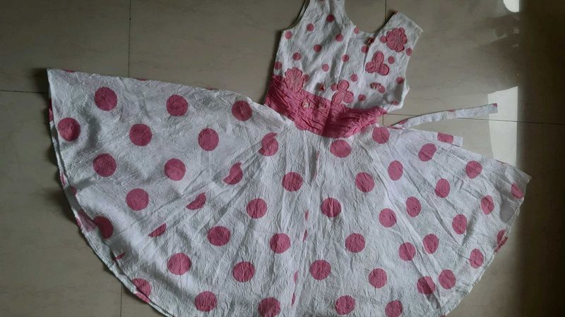 Pretty polka dots summer dress 10- 12/13 age