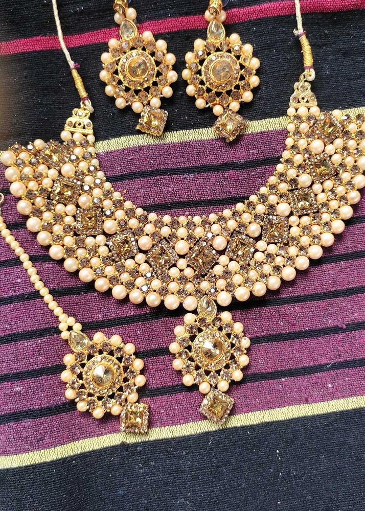 Pearl &amp; Stone Jewelry Set