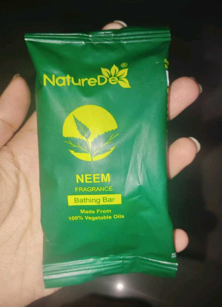 Neem Fragrance Bathing Soaps