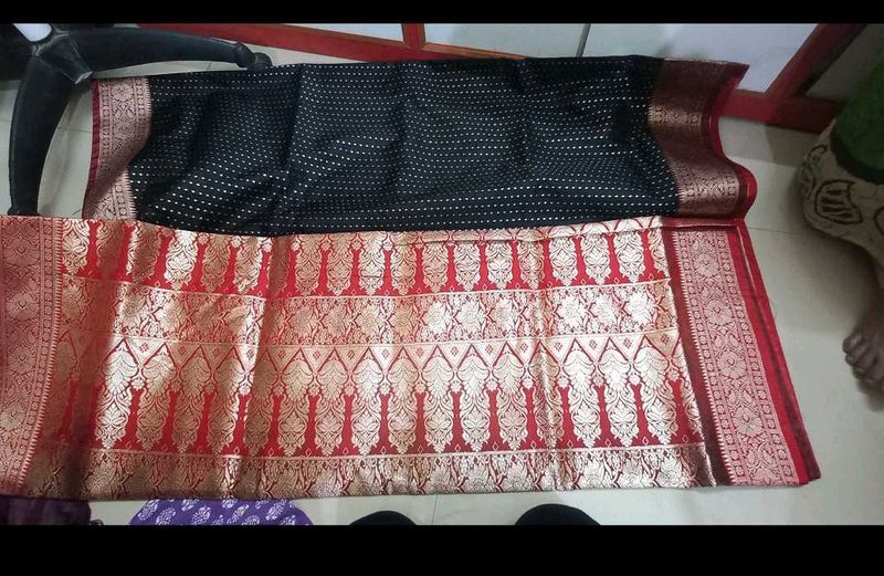 Elegant Tanchoi Banarasi Saree
