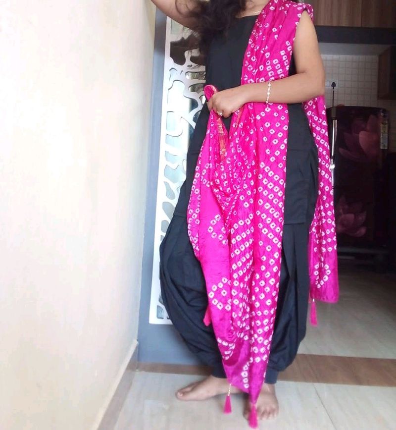 Bleck Panjabi Dress With Neck Mirror Work And Pink