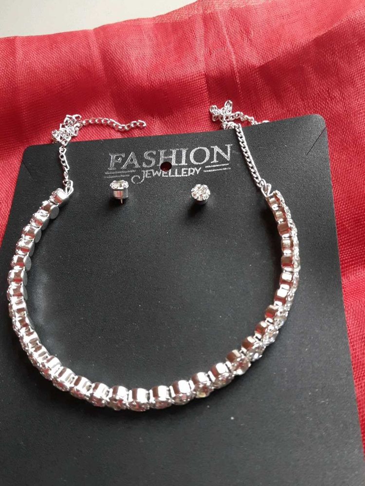New Beautiful Silver Necklace Set