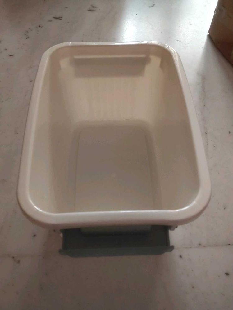 Plastic Container With Lid Amd Lock