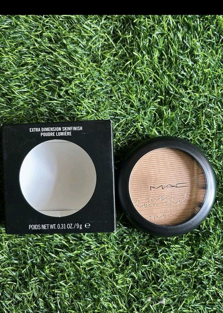 MAC Extra Dimension Skinfinish