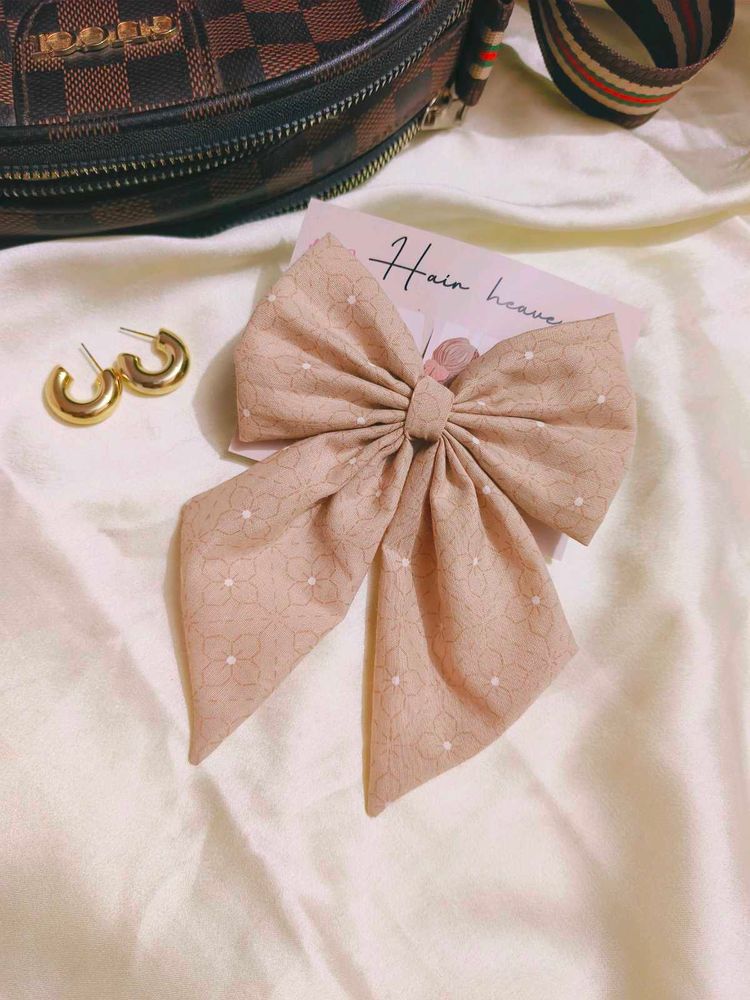 Pigtail Bow