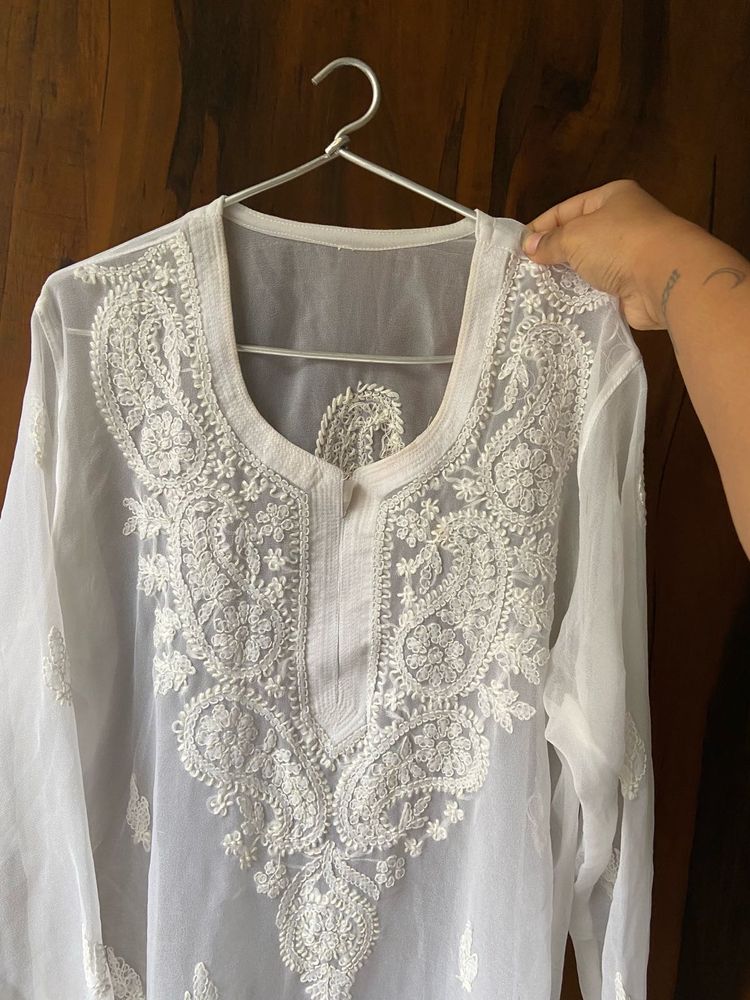 White Embroidered Chikankari Kurti