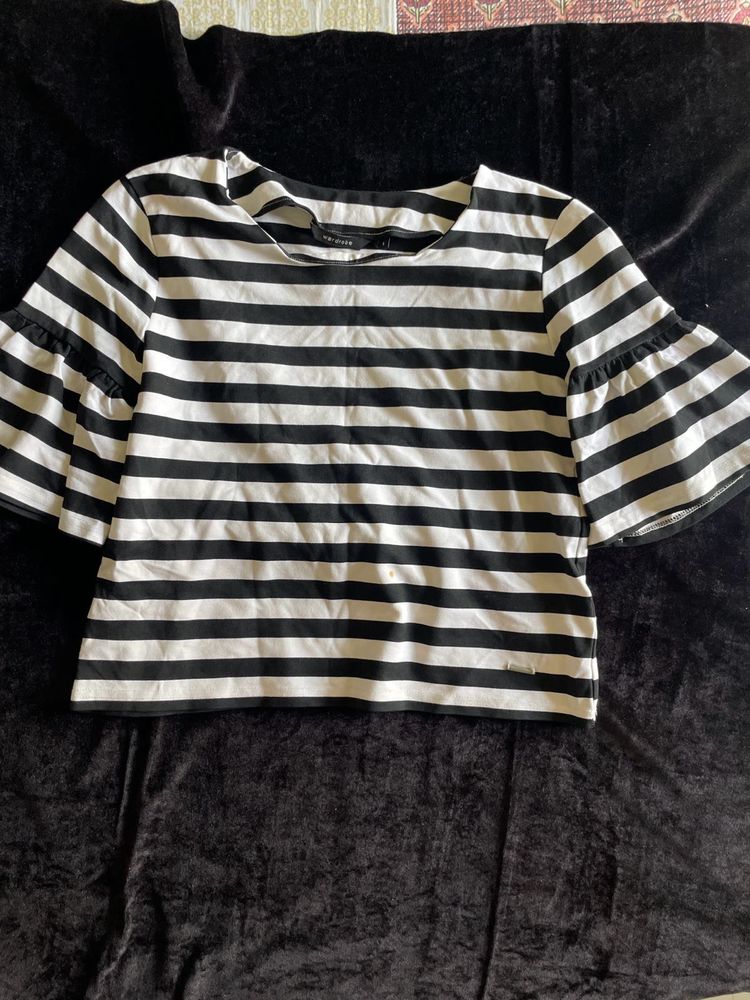 Black And White Stripe Top