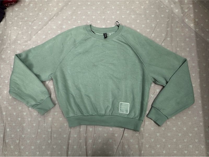 H&amp;M Cropped Sweatshirt
