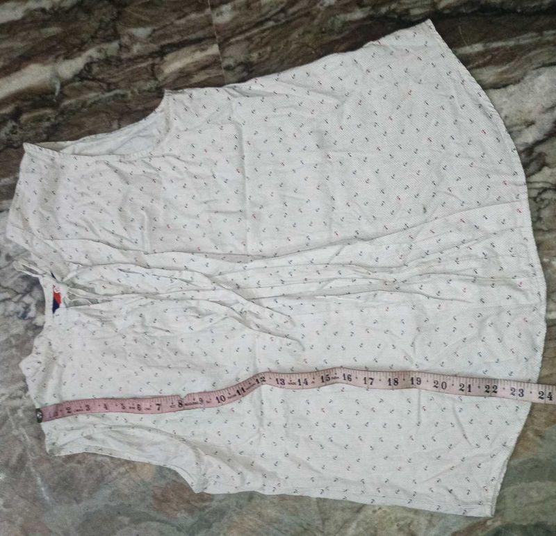 I m selling a top which is in new quality