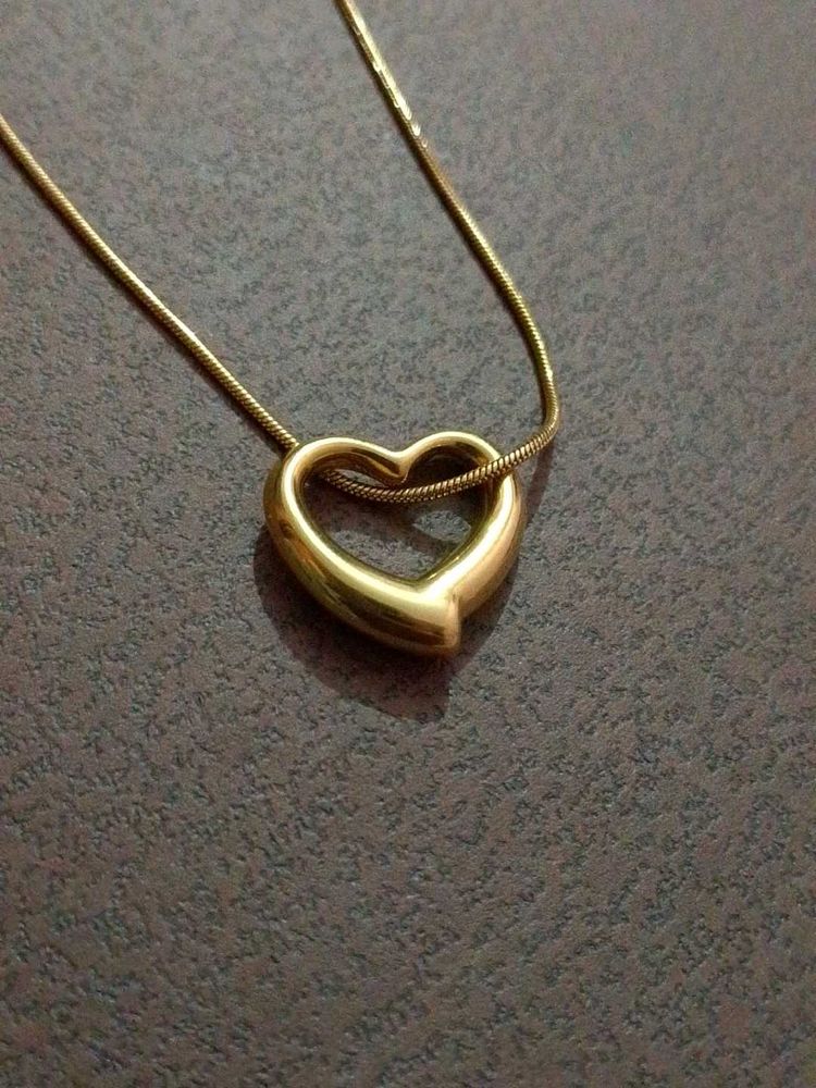 Gold Heart Pendant Necklace