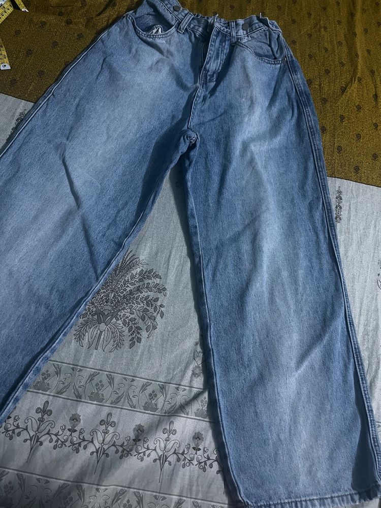blue size adjustable baggy jeans