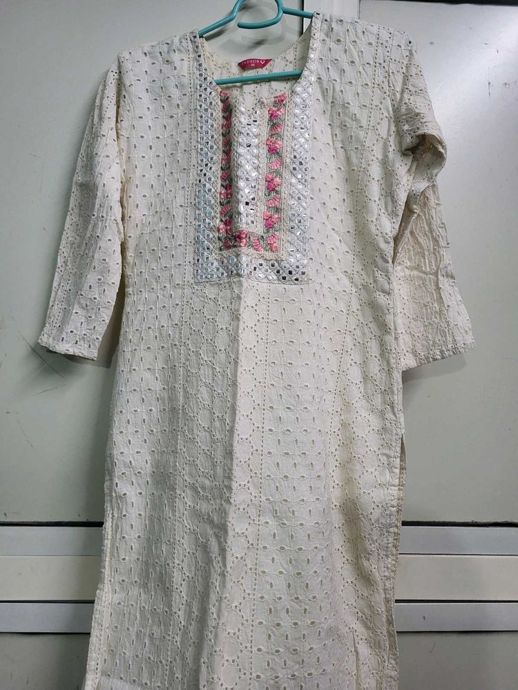 White Embroidered Kurta