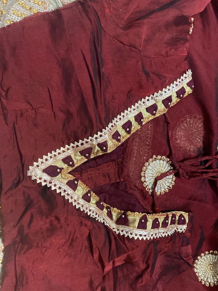 Beautiful Saree With Designer Stiched Blouse