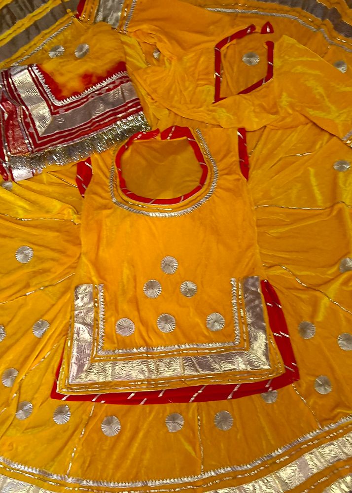 Pila Velvet Poshak