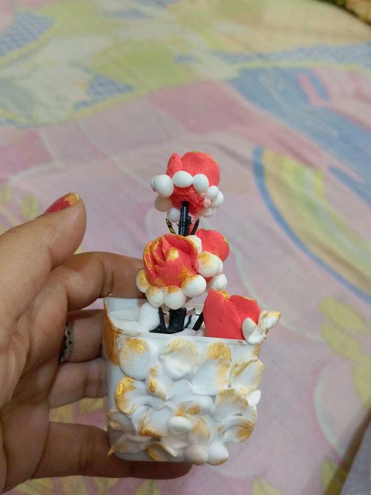 White Flowerpot With Red Touch