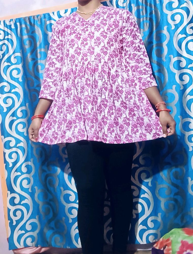Pink And White Women&#39;s Top