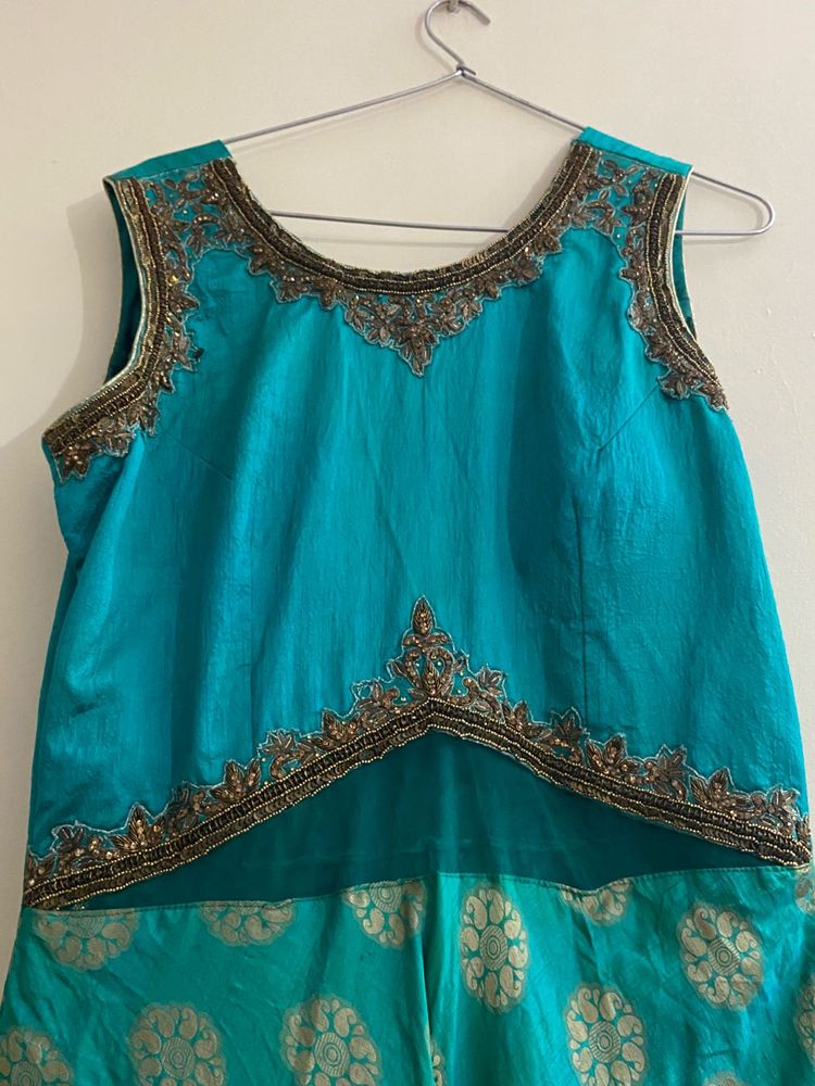 Sea Green Unused Gown Only @1200