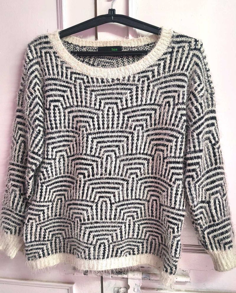 Patterned Knit Pullover