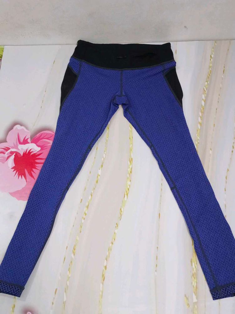 (1200)Athleta Blue Patterned Leggings
