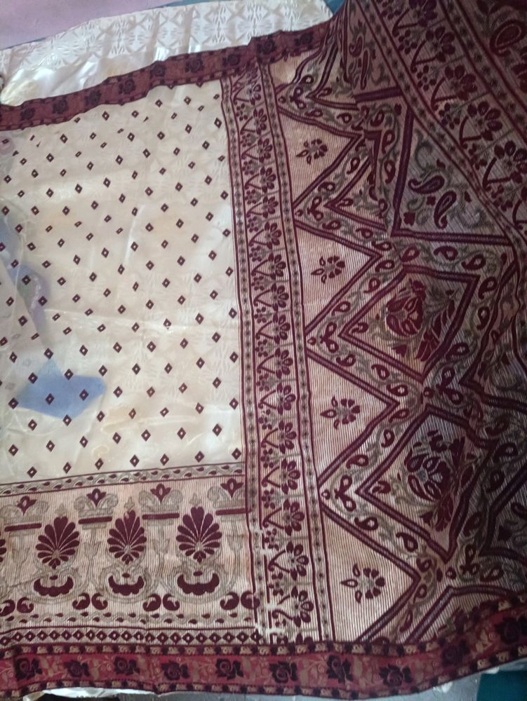 Unworn Tissue Saree With Velvet Print..