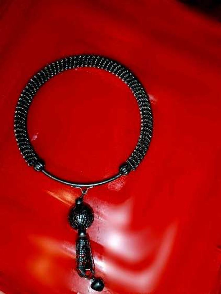 Stylish Black Bangle