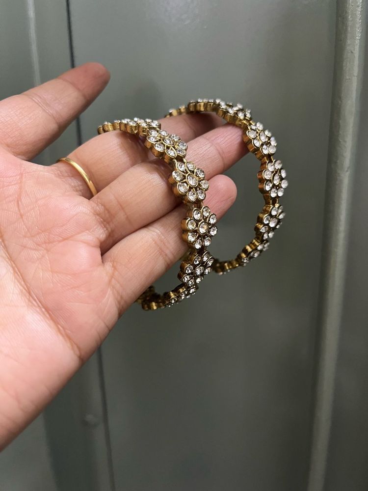 Floral Crystal Bangle Set