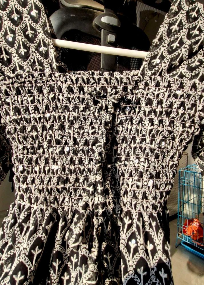 Short Kurti In Black